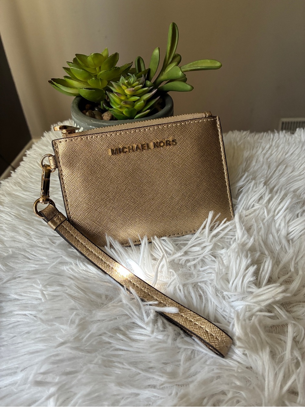 Michael Kors Gold Metallic Wristlet Card 💛